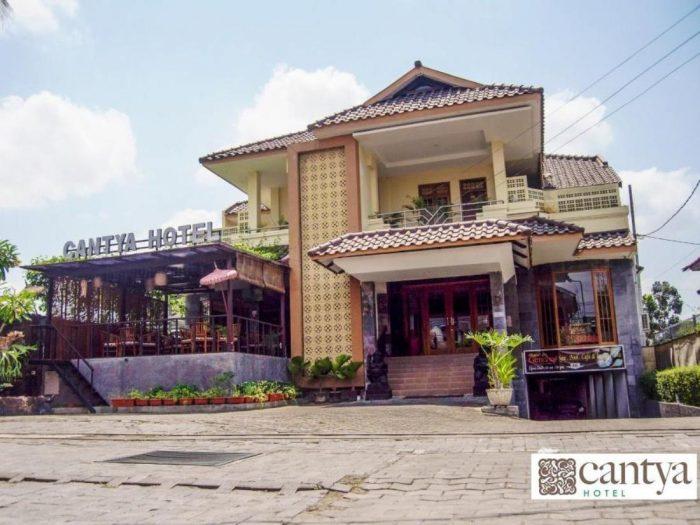 Tampak Depan Hotel Cantya