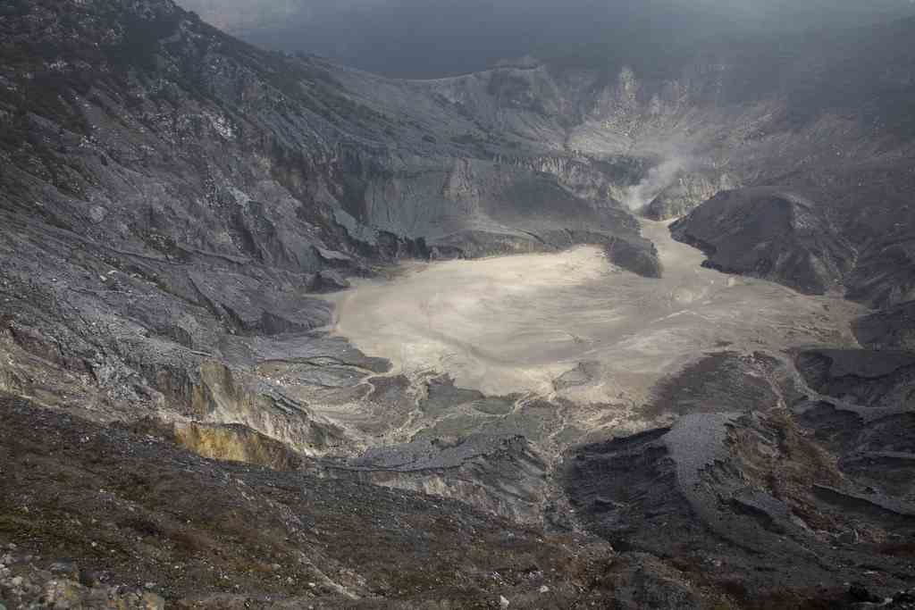 Status Gunung Tangkuban Perahu