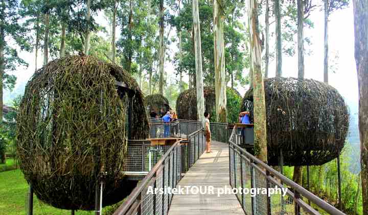 Resto Lutung Kasarung Dusun Bambu Resto Lutung Kasarung Dusun Bambu