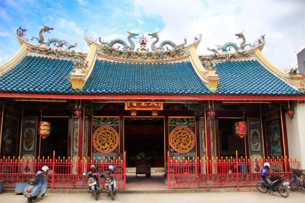 Berwisata ke Pusat Pecinan Semarang, Kuil Tay Kak Sie